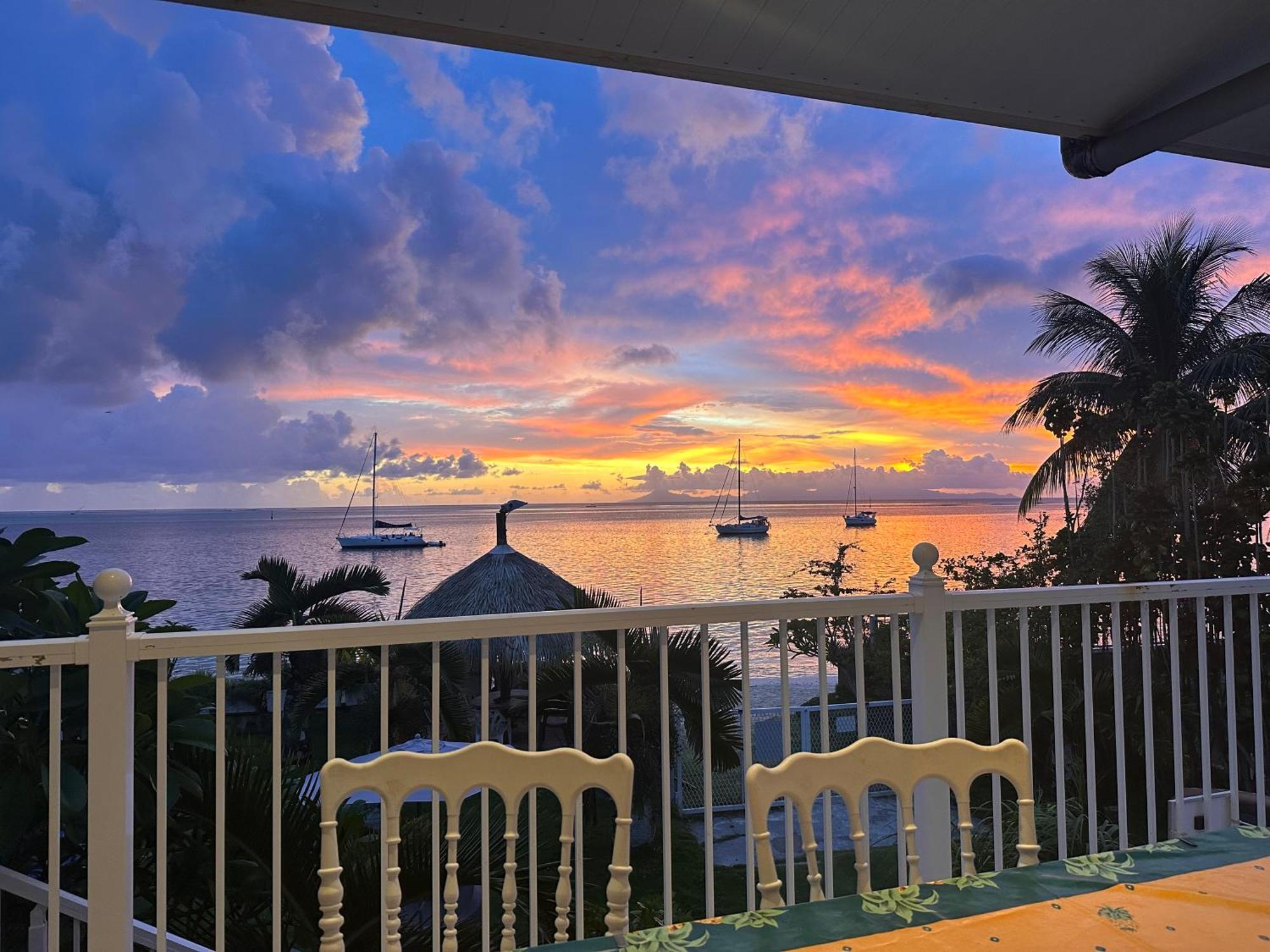 Meri Lodge Huahine « Room Of Marta » Fare Dış mekan fotoğraf